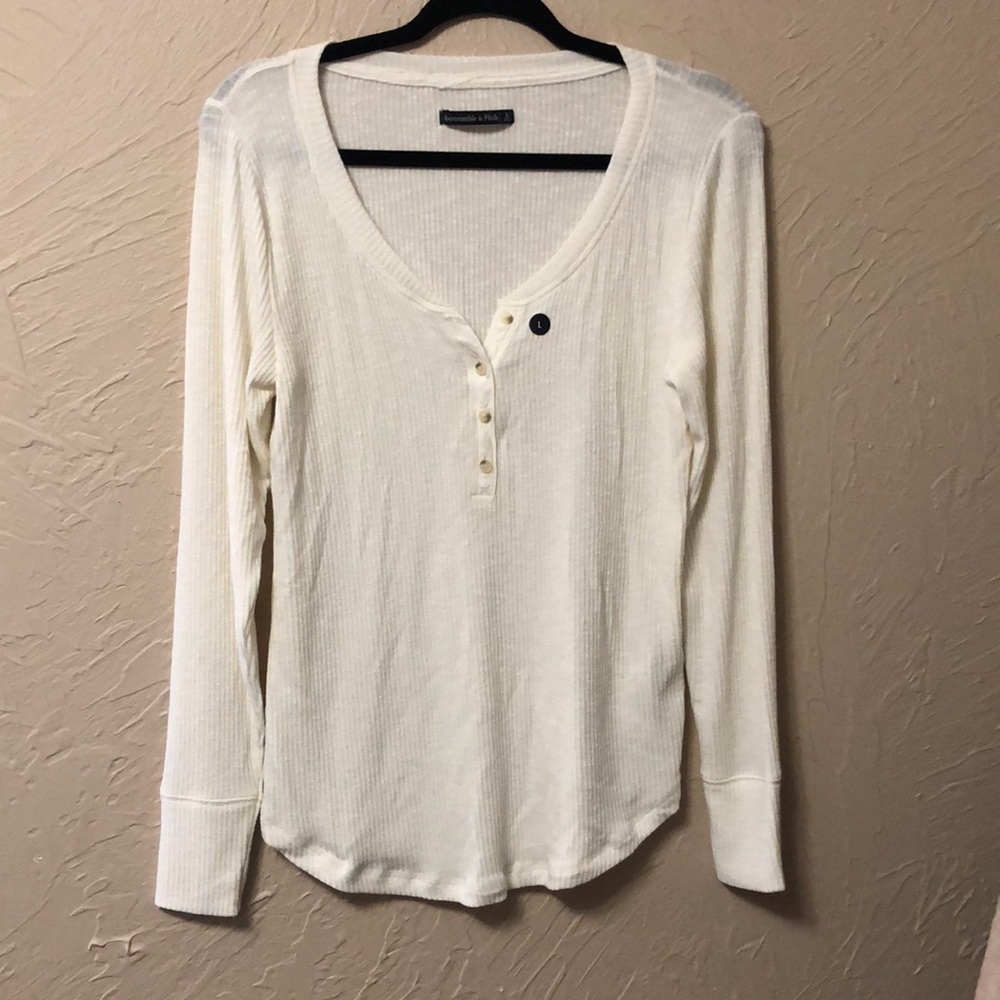 A&F Henley long sleeve ribbed tee